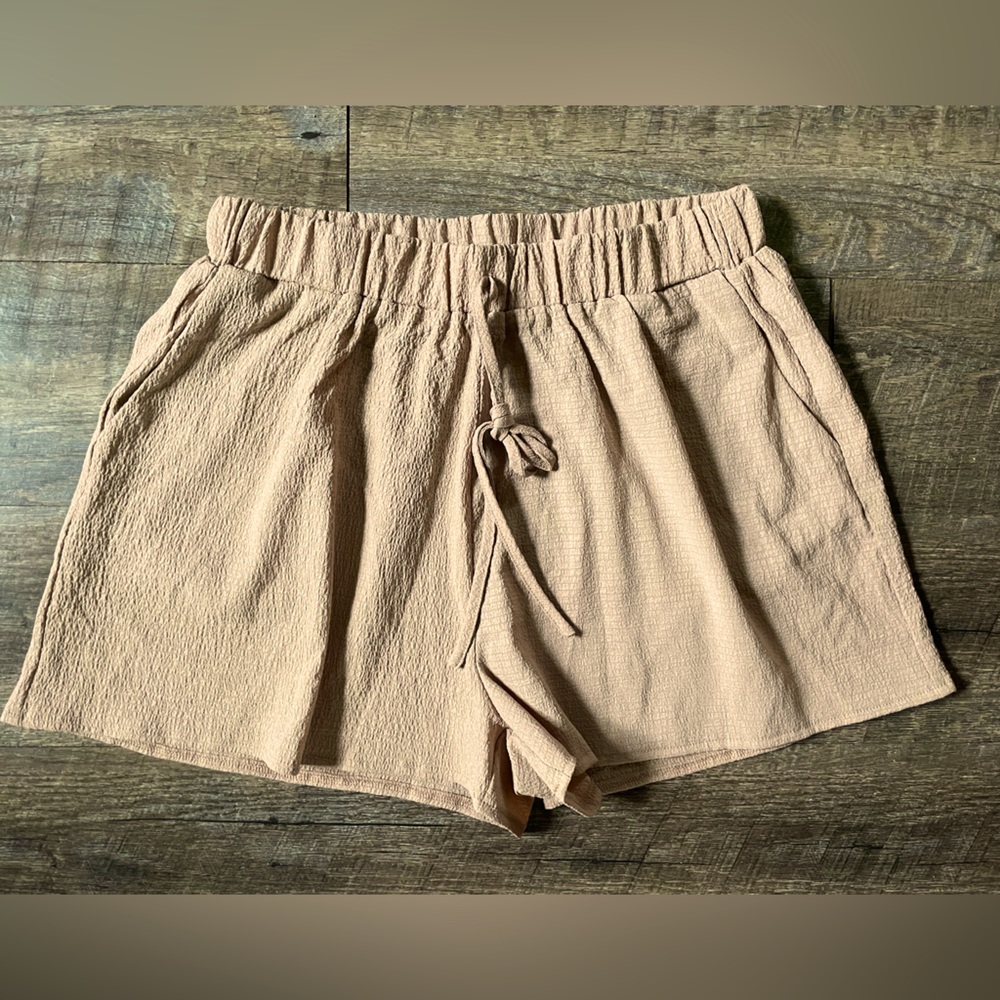 NWOT Emery Rose Short Large Dusty Blush Pink with Pockets Never Worn